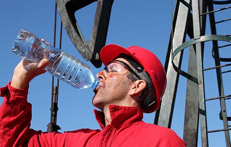 رساندن آب کافی به بدن طول عمر را زیاد می‌کند