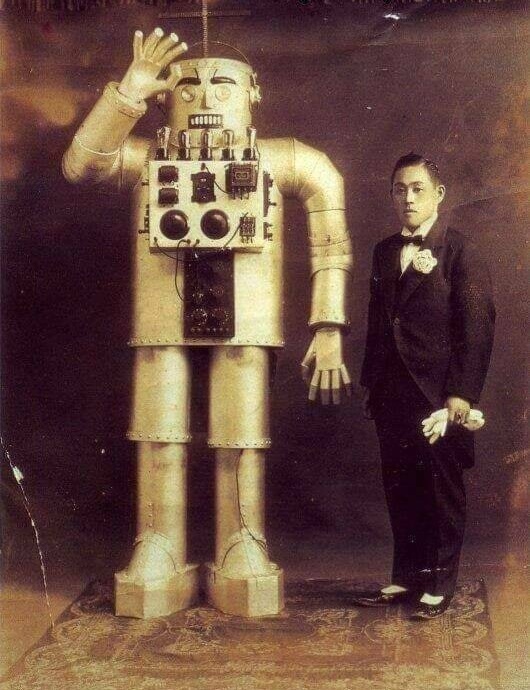 اولین ربات انسان نمای ژاپن