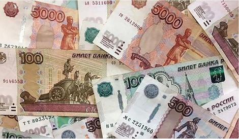 کنایه همتی به طرفداران سیاست‌های اقتصادی روسیه: پول ملی روسیه 63٪ ارزش خود را از دست داد