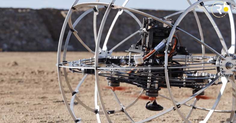 این توپ بزرگ رباتیک از روی موانع پرواز می‌کند!