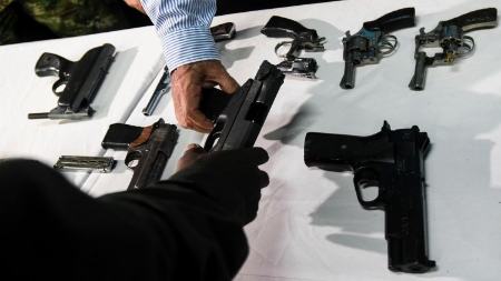 با افزایش سرقت و بروز جرائم، شهروندان ترجیح‌شان این است برای دفاع از خود اسلحه تهیه کنند!