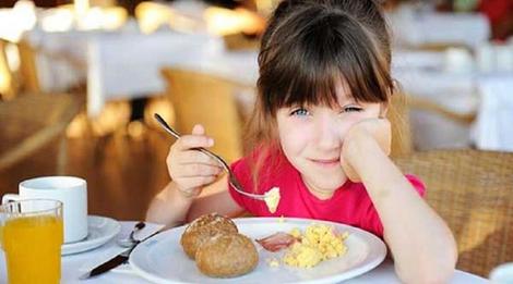 قوانین آسان آداب درست غذا خوردن برای کودکان