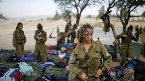 اسرائیل اولین یگان زرهی از زنان را در مرزهای مصر مستقر می کند