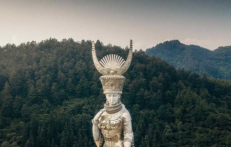 مجسمه 88 متری یانگ آشا (عکس)