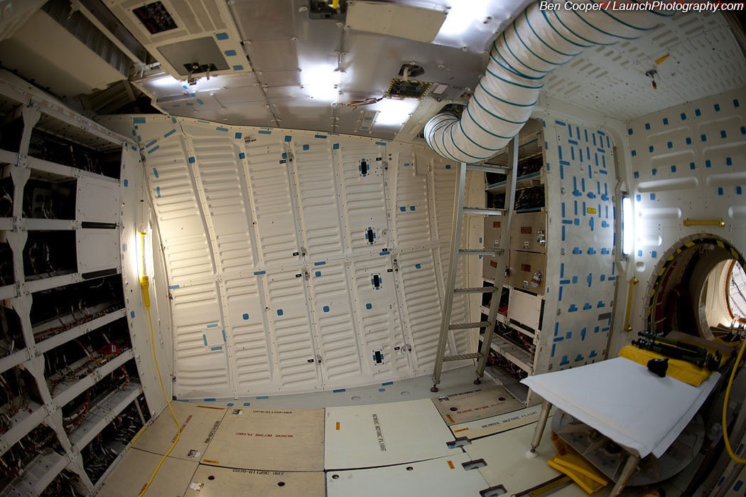 تصاویری جالب از قسمت های داخلی شاتل فضایی اندور