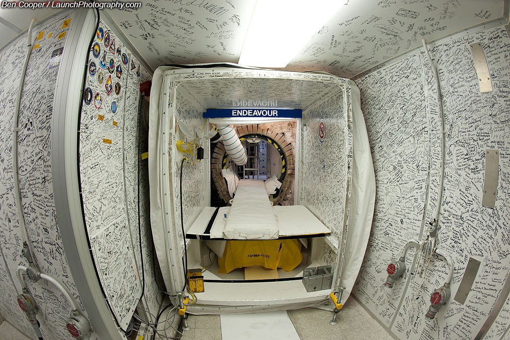 تصاویری جالب از قسمت های داخلی شاتل فضایی اندور