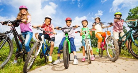 سرگرمی سالم و پرانرژی؛ فواید دوچرخه‌سواری برای کودکان