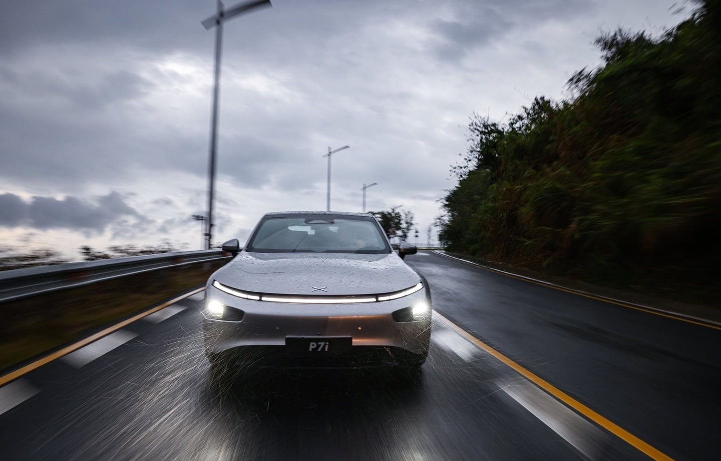 اکس پنگ پی7آی؛ خودروی چینی الکتریکی با فناوری رانندگی خودران (+عکس)