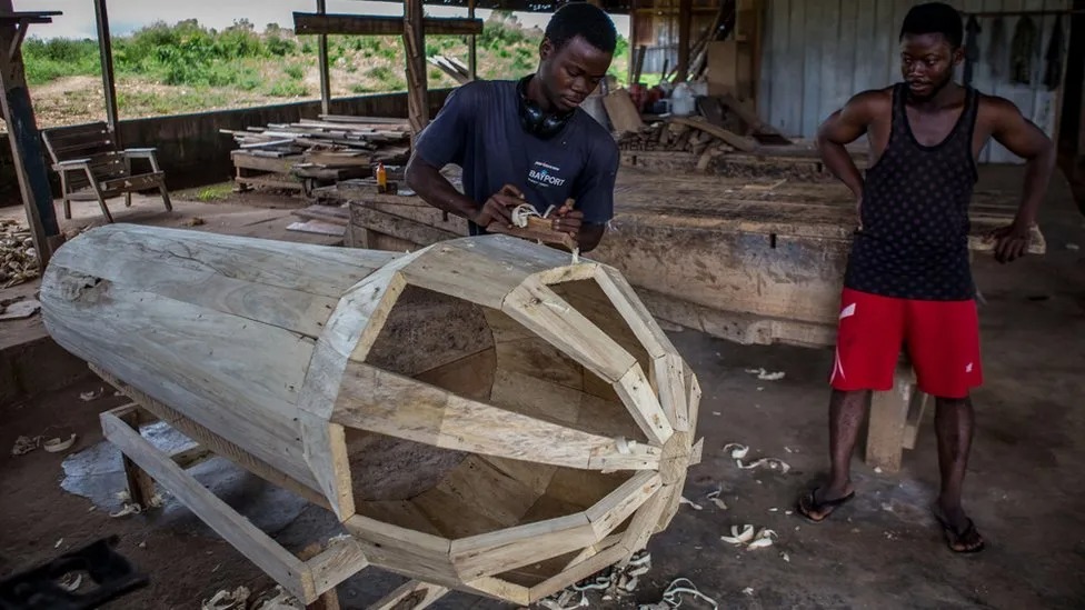 کار و کسب جالب در غنا / تابوت از فلفل تا مرسدس بنز! (+تصاویر)