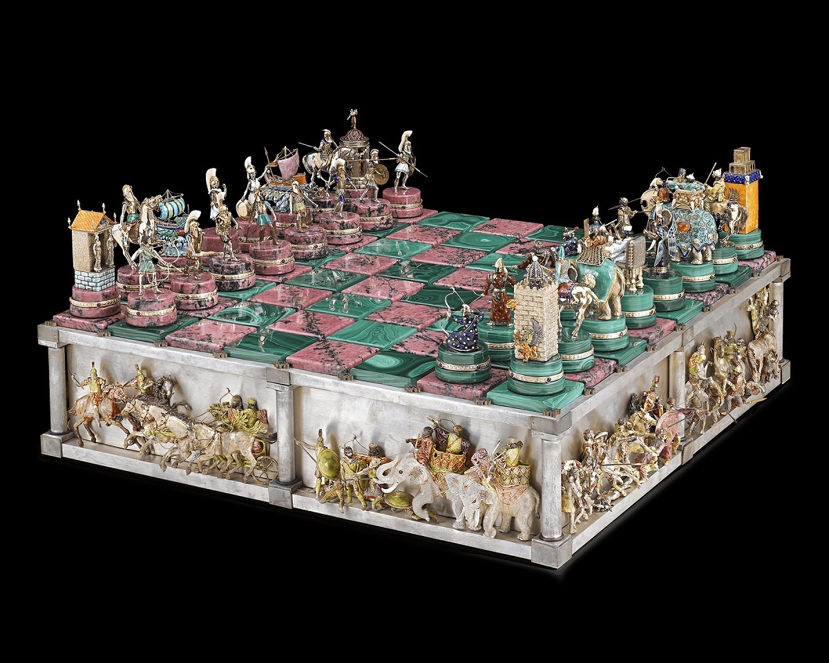 ست شطرنج میلیون دلاری با الهام از نبرد تاریخی مقدونیان و ایرانیان (+فیلم و عکس)