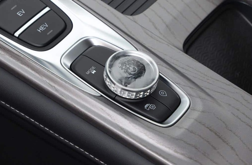 فنگوین A8 ؛ خودرو جدید 16 هزار دلار چری در بازار (+تصاویر)